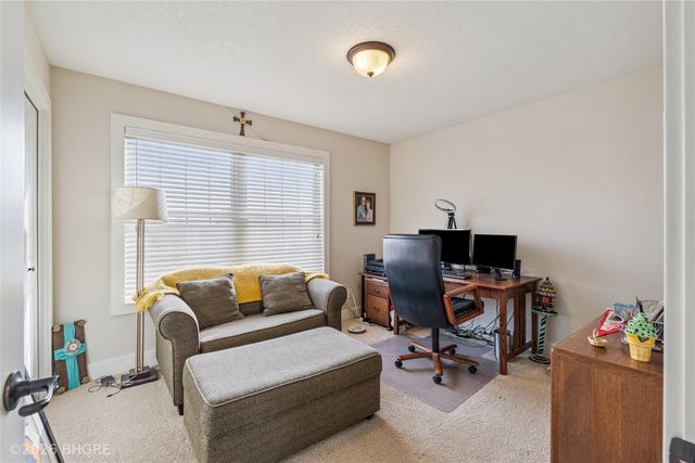 6824 Mark Twain Court, Johnston, IA 50131