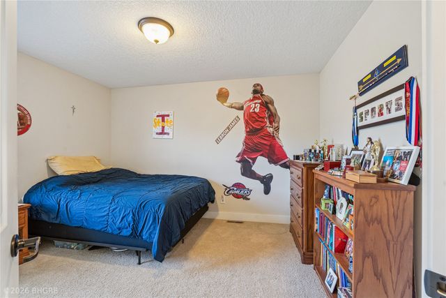 6824 Mark Twain Court, Johnston, IA 50131