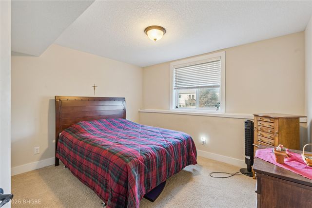 6824 Mark Twain Court, Johnston, IA 50131