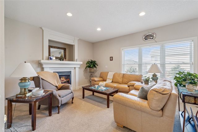 6824 Mark Twain Court, Johnston, IA 50131