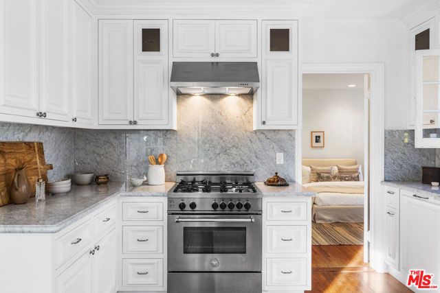 926 S Burnside Avenue, Los Angeles, CA 90036