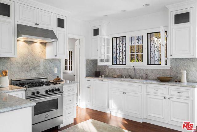 926 S Burnside Avenue, Los Angeles, CA 90036