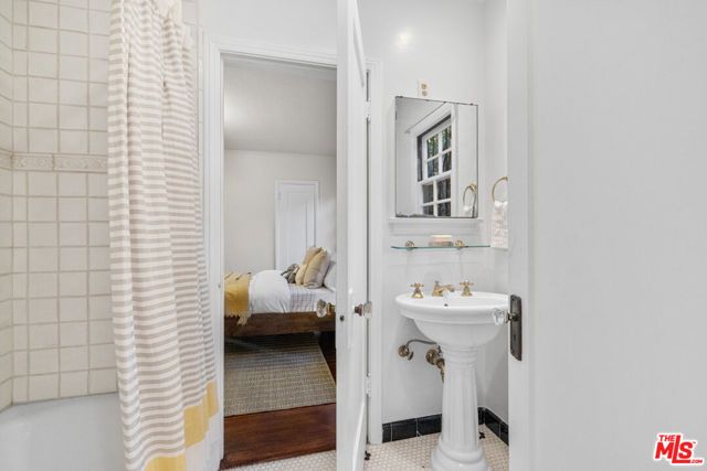 926 S Burnside Avenue, Los Angeles, CA 90036