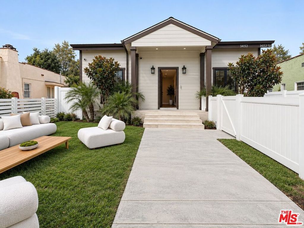 14153 Archwood Street, Los Angeles, CA 91405 — photo 2