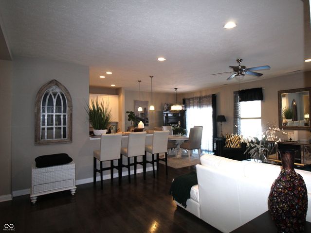 6351 Filly Circle, Indianapolis, IN 46260