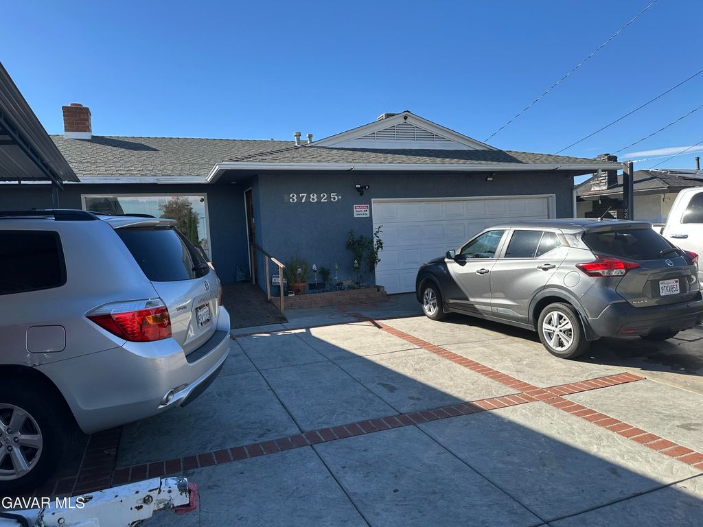 37825 E 5th Street, Palmdale, CA 93550