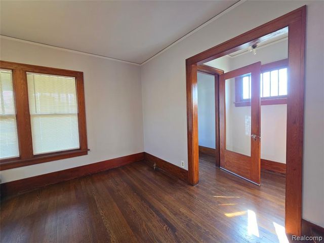 26850 W 7 Mile Road, Redford, MI 48240