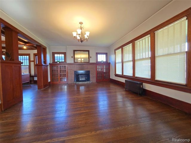 26850 W 7 Mile Road, Redford, MI 48240