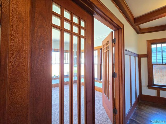 26850 W 7 Mile Road, Redford, MI 48240