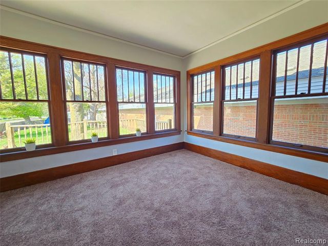 26850 W 7 Mile Road, Redford, MI 48240
