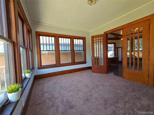 26850 W 7 Mile Road, Redford, MI 48240