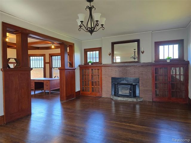 26850 W 7 Mile Road, Redford, MI 48240