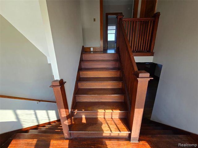 26850 W 7 Mile Road, Redford, MI 48240