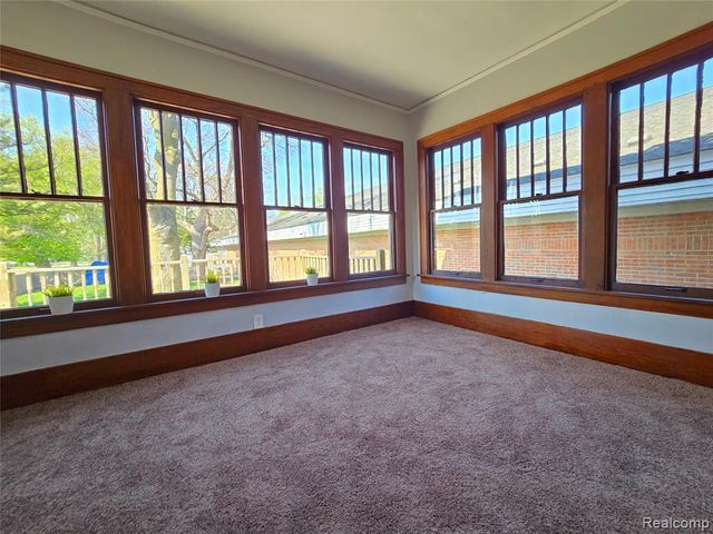 26850 W 7 Mile Road, Redford, MI 48240