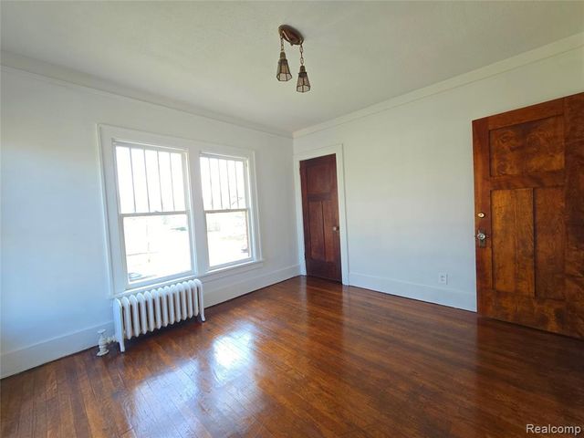 26850 W 7 Mile Road, Redford, MI 48240