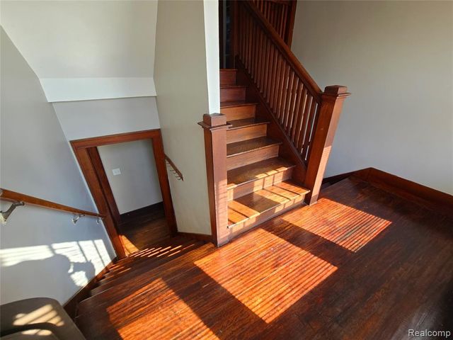 26850 W 7 Mile Road, Redford, MI 48240