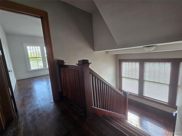 26850 W 7 Mile Road, Redford, MI 48240