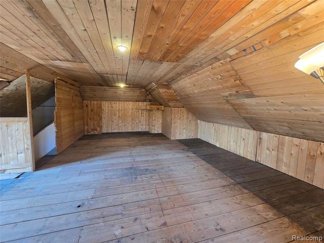 26850 W 7 Mile Road, Redford, MI 48240