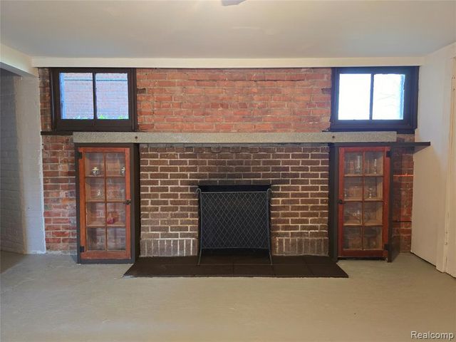 26850 W 7 Mile Road, Redford, MI 48240