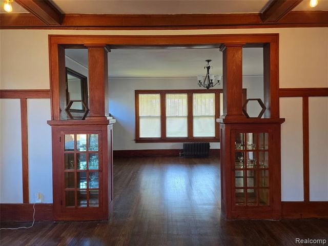 26850 W 7 Mile Road, Redford, MI 48240