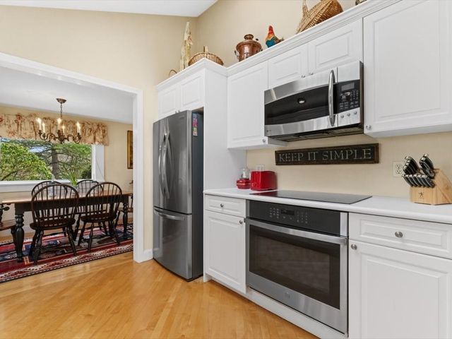 36 Kimlo Road, Wellesley, MA 02481