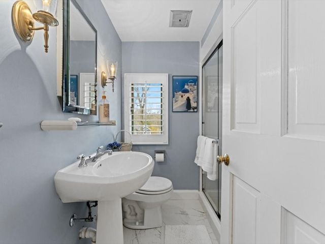 36 Kimlo Road, Wellesley, MA 02481