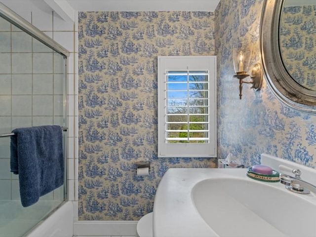 36 Kimlo Road, Wellesley, MA 02481