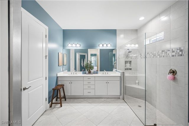 4664 Abaca CIR, Naples, FL 34119