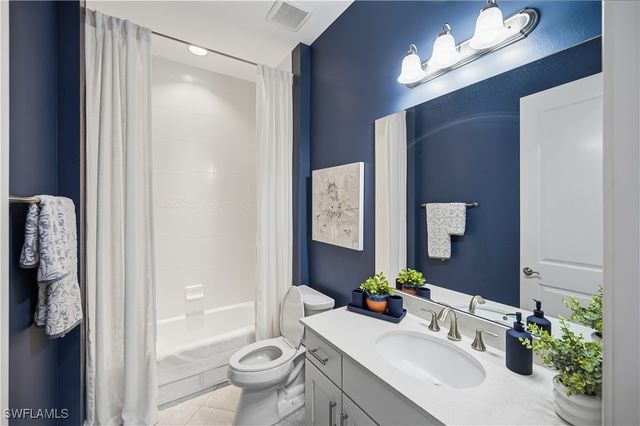 4664 Abaca CIR, Naples, FL 34119