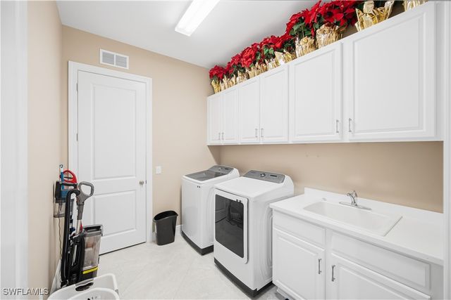 4664 Abaca CIR, Naples, FL 34119