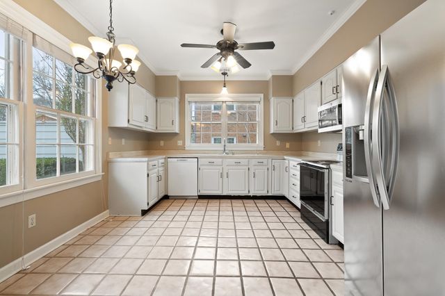 1683 KIMBROUGH RD, Germantown, TN 38138