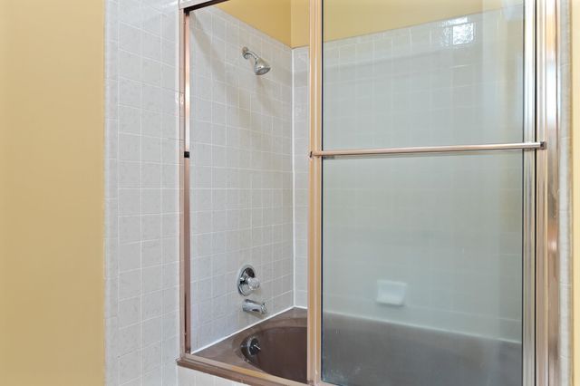 1683 KIMBROUGH RD, Germantown, TN 38138