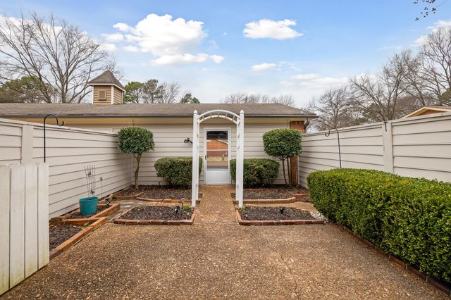 1683 KIMBROUGH RD, Germantown, TN 38138