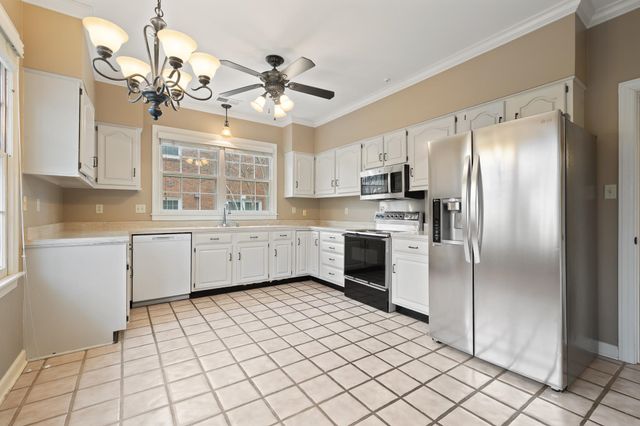 1683 KIMBROUGH RD, Germantown, TN 38138