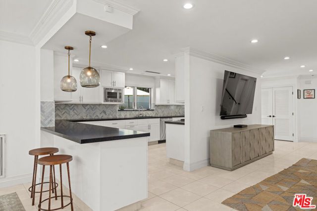 14236 Margate Street, Sherman Oaks, CA 91401