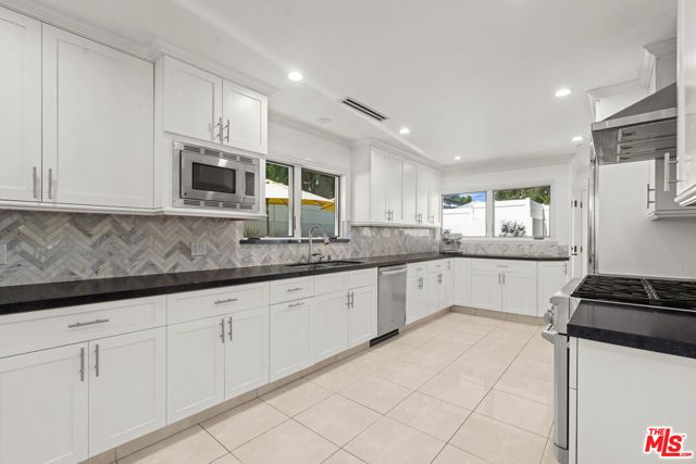 14236 Margate Street, Sherman Oaks, CA 91401