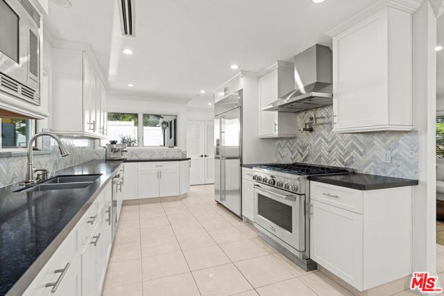 14236 Margate Street, Sherman Oaks, CA 91401