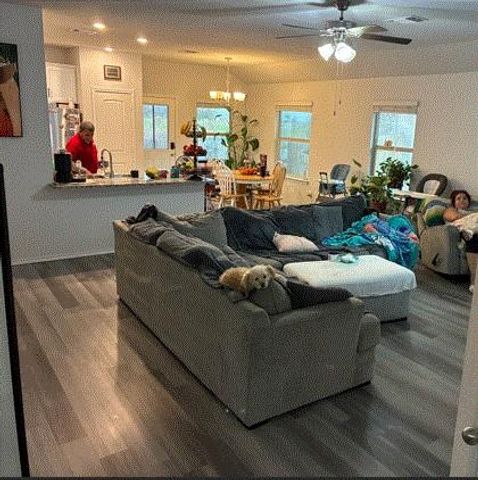 501 Kyra LN, Taylor, TX 76574