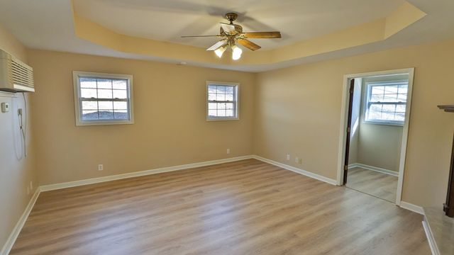 2103 Barkley Dr, Clarksville, TN 37043