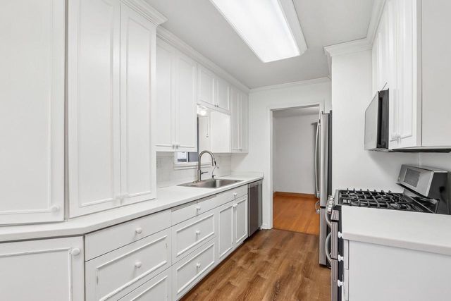 4315 N Wildwood AVENUE, Shorewood, WI 53211