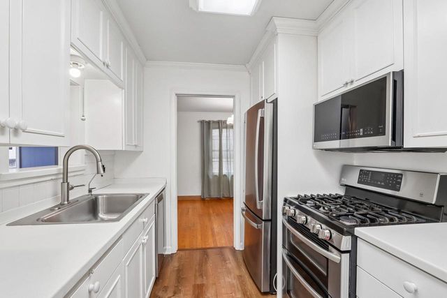 4315 N Wildwood AVENUE, Shorewood, WI 53211