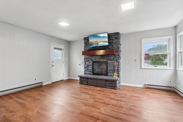 4315 N Wildwood AVENUE, Shorewood, WI 53211