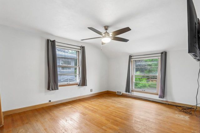 4315 N Wildwood AVENUE, Shorewood, WI 53211