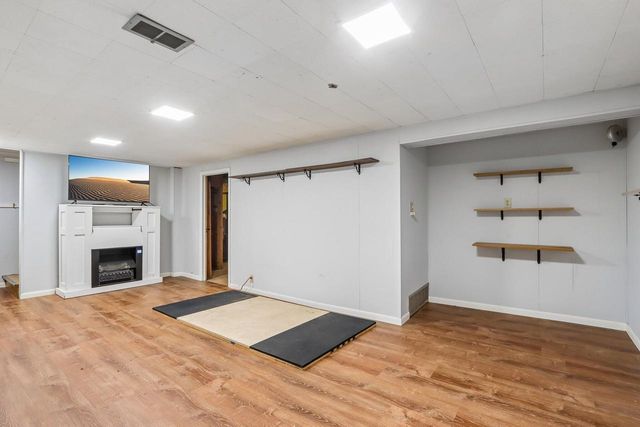 4315 N Wildwood AVENUE, Shorewood, WI 53211