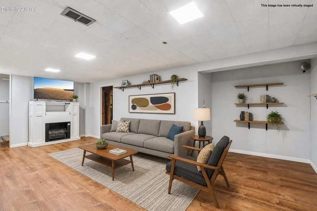 4315 N Wildwood AVENUE, Shorewood, WI 53211