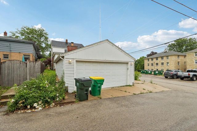 4315 N Wildwood AVENUE, Shorewood, WI 53211