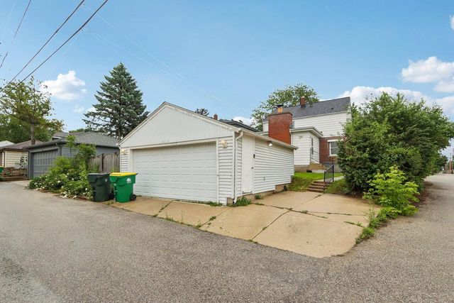 4315 N Wildwood AVENUE, Shorewood, WI 53211