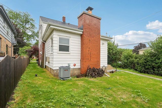 4315 N Wildwood AVENUE, Shorewood, WI 53211