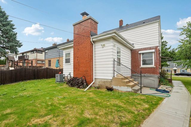 4315 N Wildwood AVENUE, Shorewood, WI 53211