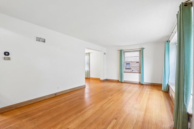 4315 N Wildwood AVENUE, Shorewood, WI 53211